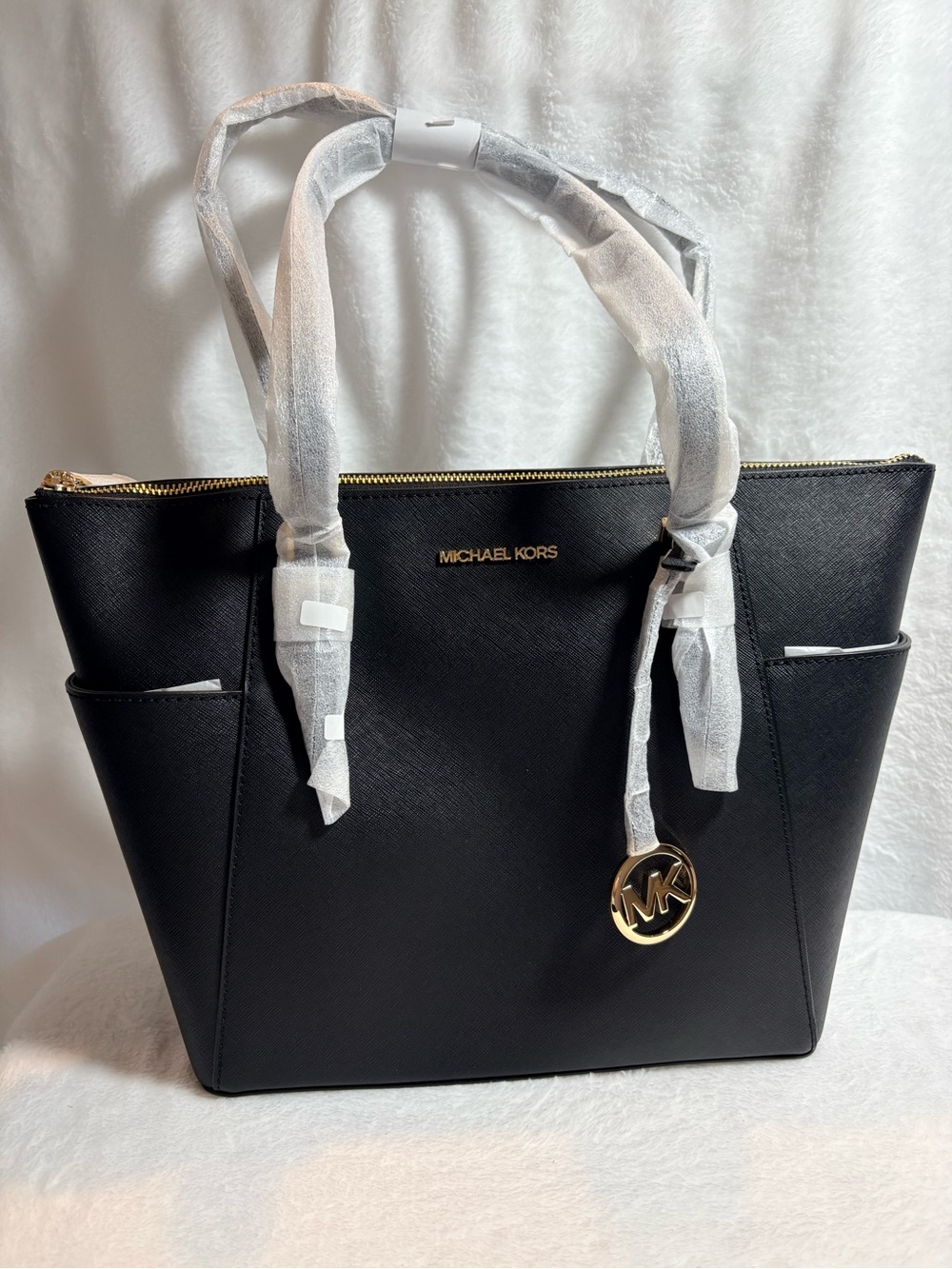 *NWT* Michael Kors Charlotte Large Saffiano Leather Tote Bag (Color: Black)